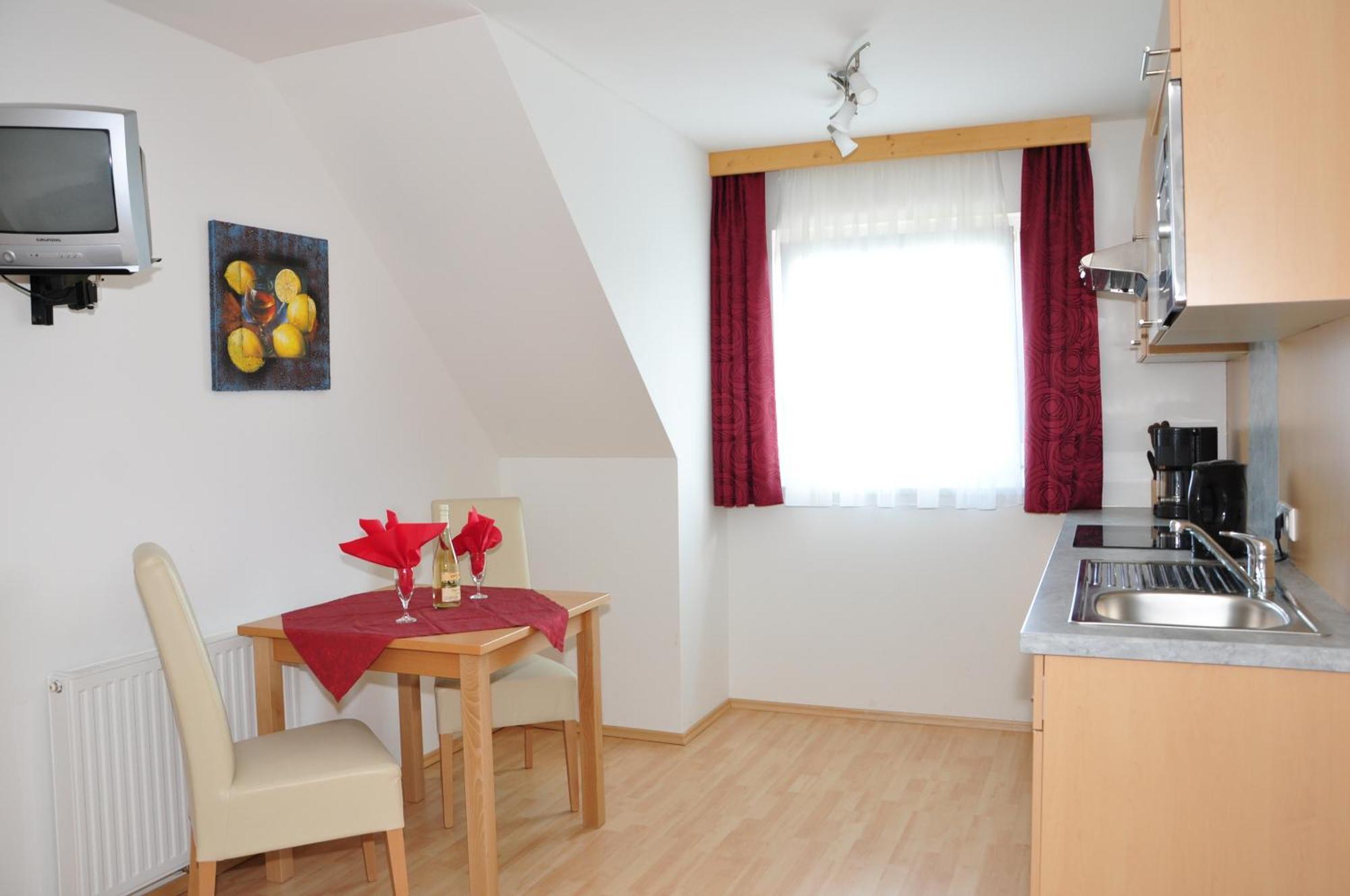Pension Waldheim Mauterndorf  Rom bilde
