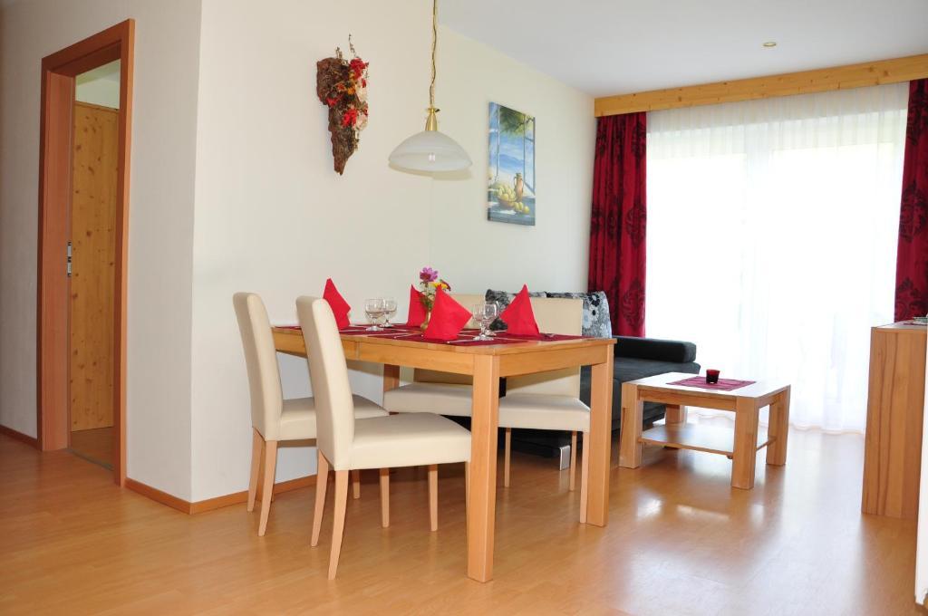 Pension Waldheim Mauterndorf  Rom bilde